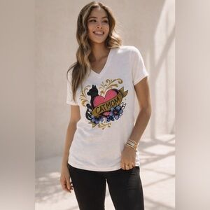 Cat Lady graphic white V-neck "Cat Mom" t-shirt w/ a vintage style retro graphic